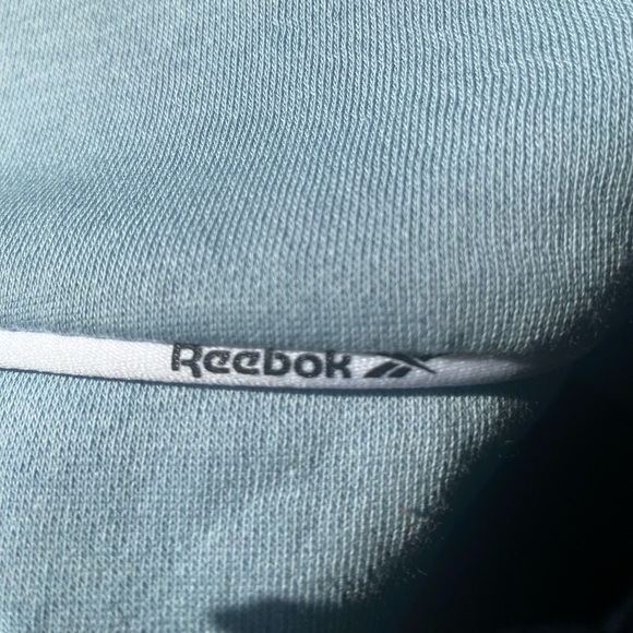 NWT Reebok Cropped Sweatshirt - Picture 6 of 7